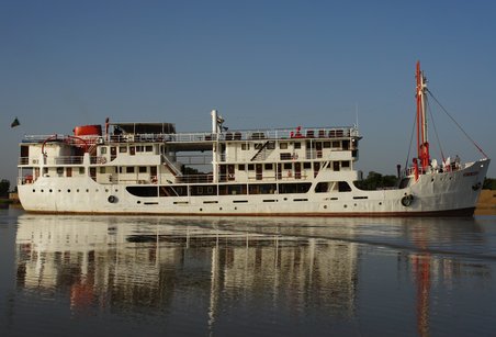 Mit der Bou el Mogdad auf dem Senegal River